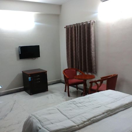 Fresh Living Prime Banjara Hotel Хидерабад Екстериор снимка